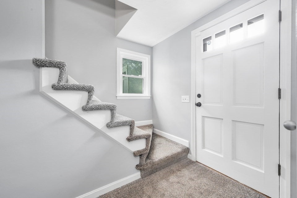 25 Foxtail Rd