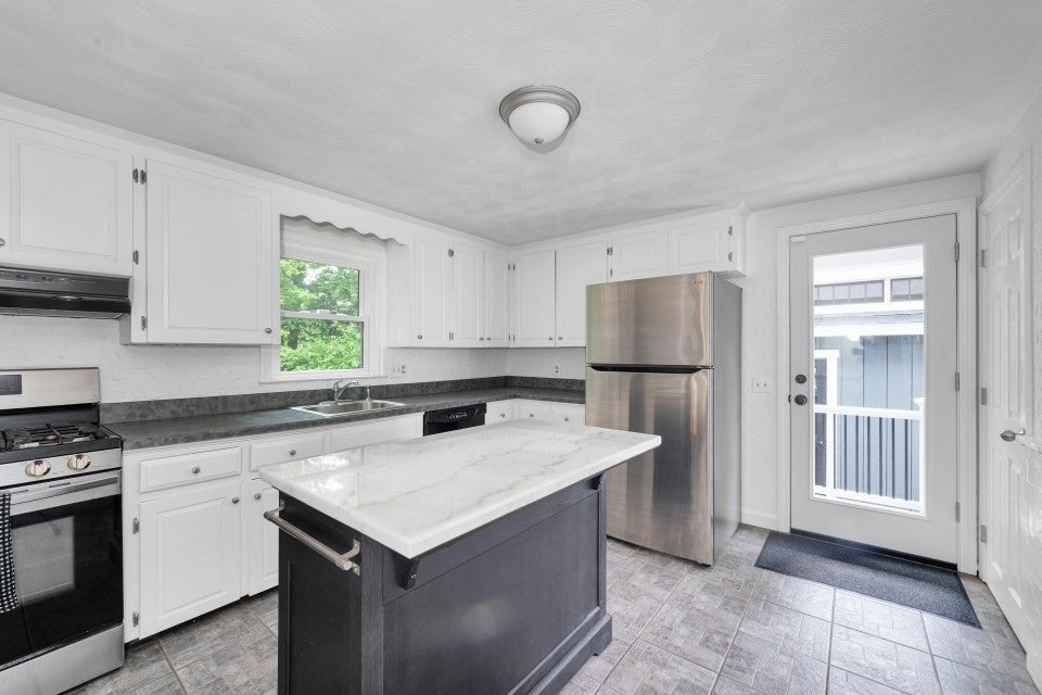 25 Foxtail Rd, Hanover, MA Photo #8