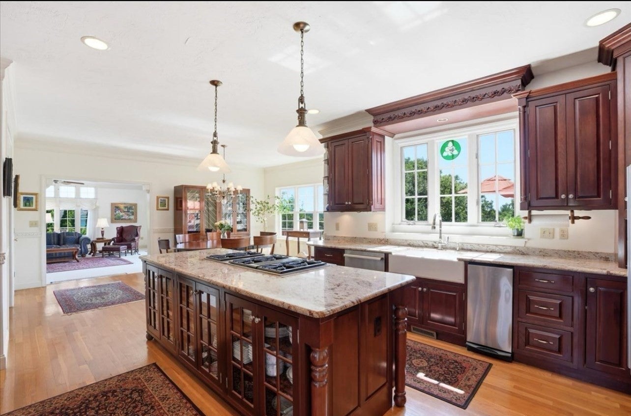 104 Pokanoket Ln, Marshfield, MA Photo #10