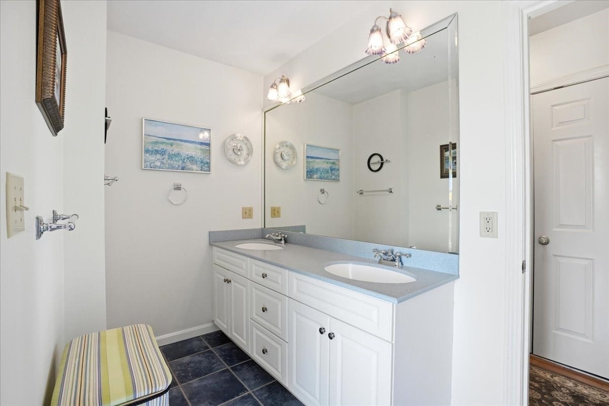 104 Pokanoket Ln, Marshfield, MA Photo #31