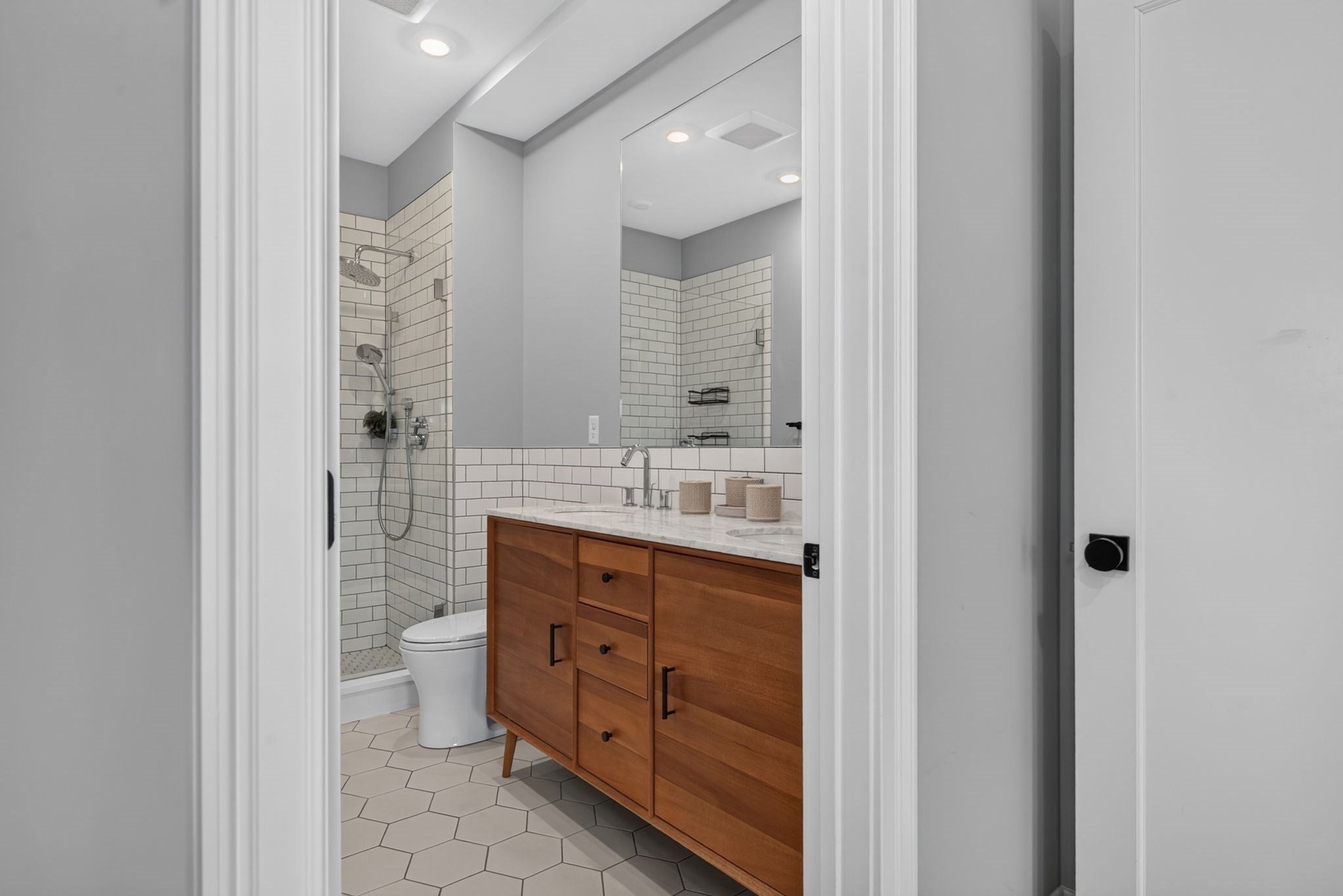 120 Brookside Ave #302, Boston, MA Photo #24