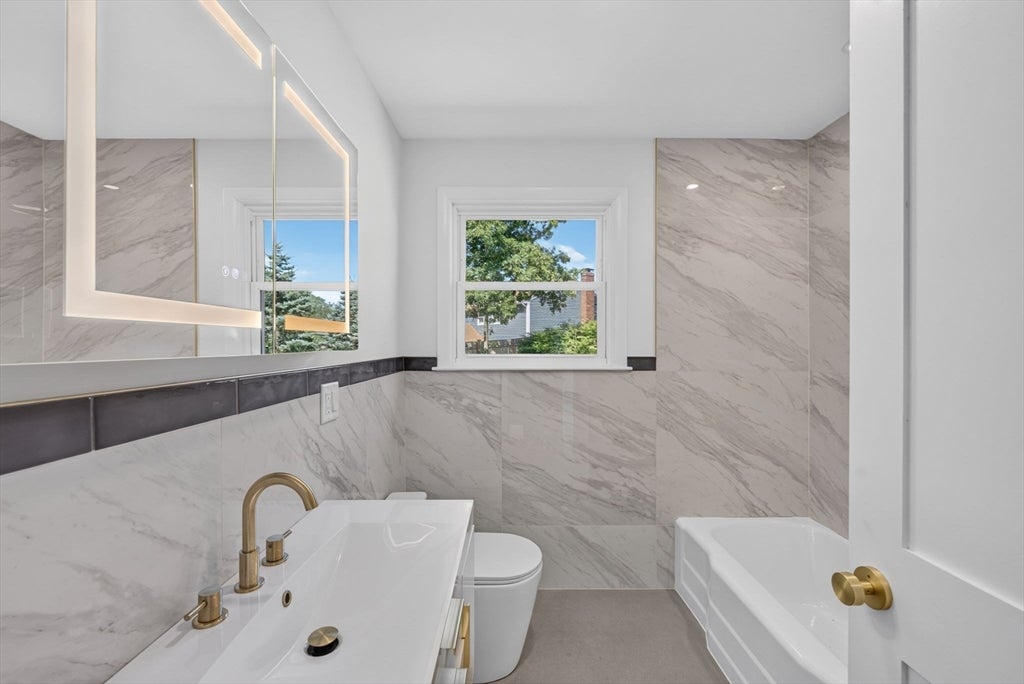 8 Everett St, Wakefield, MA, 8 Everett St, Wakefield, MA Photo #10