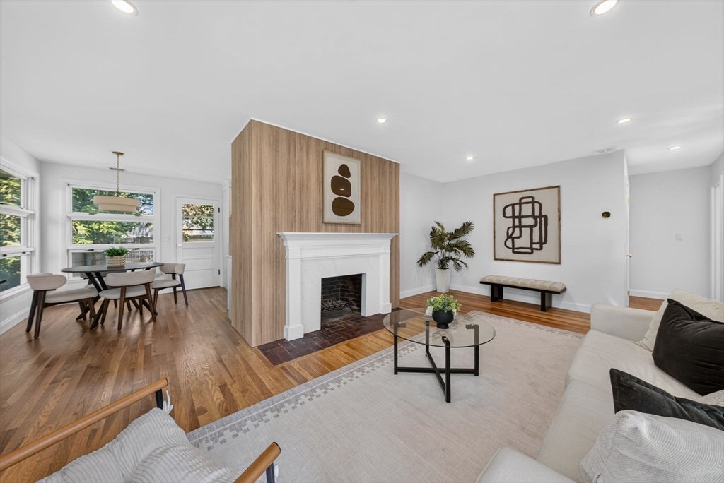 8 Everett St, Wakefield, MA, 8 Everett St, Wakefield, MA Photo #4