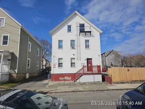 1427 Pleasant St New Bedford MA 02740