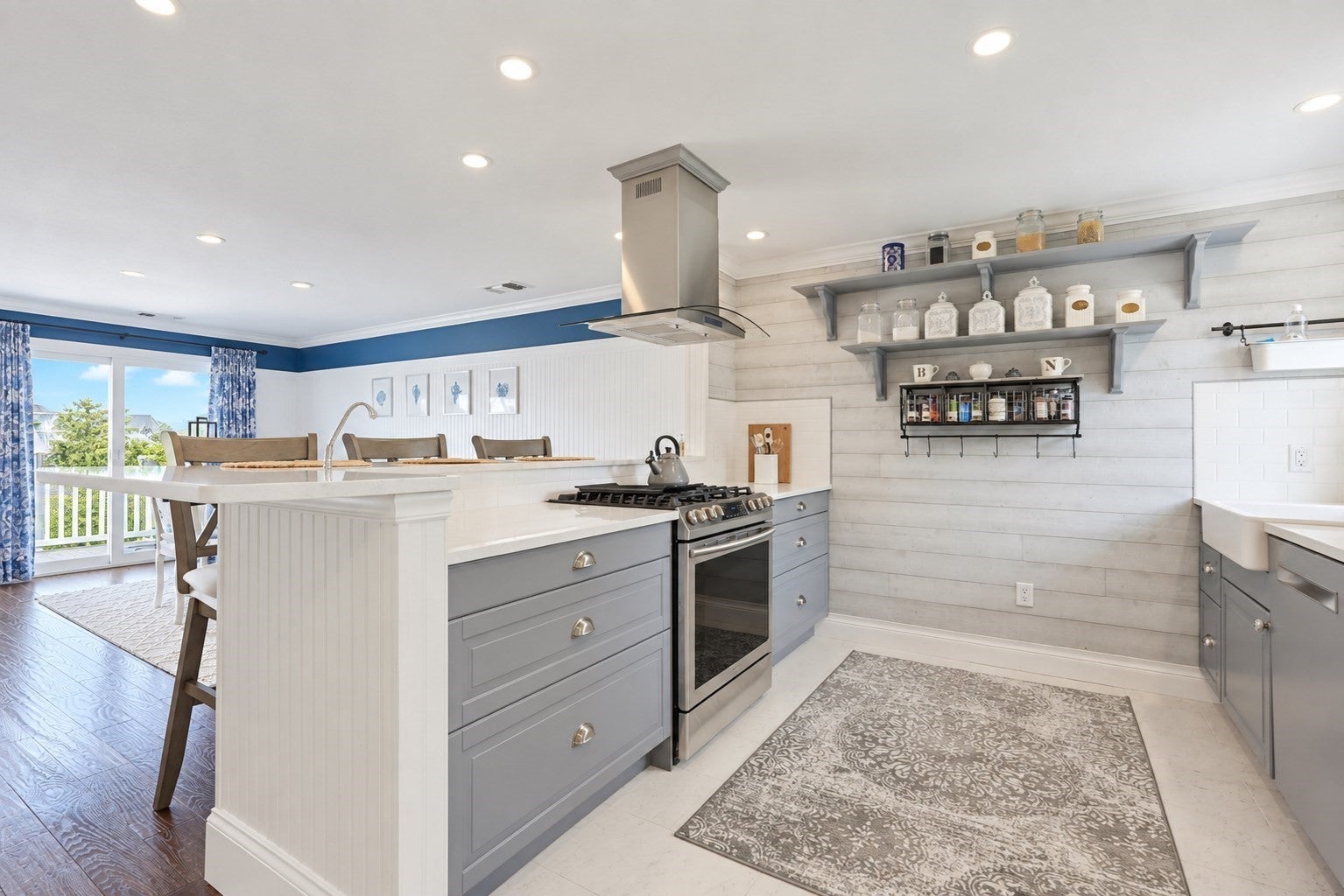 554 White Cliff Dr. Golfview