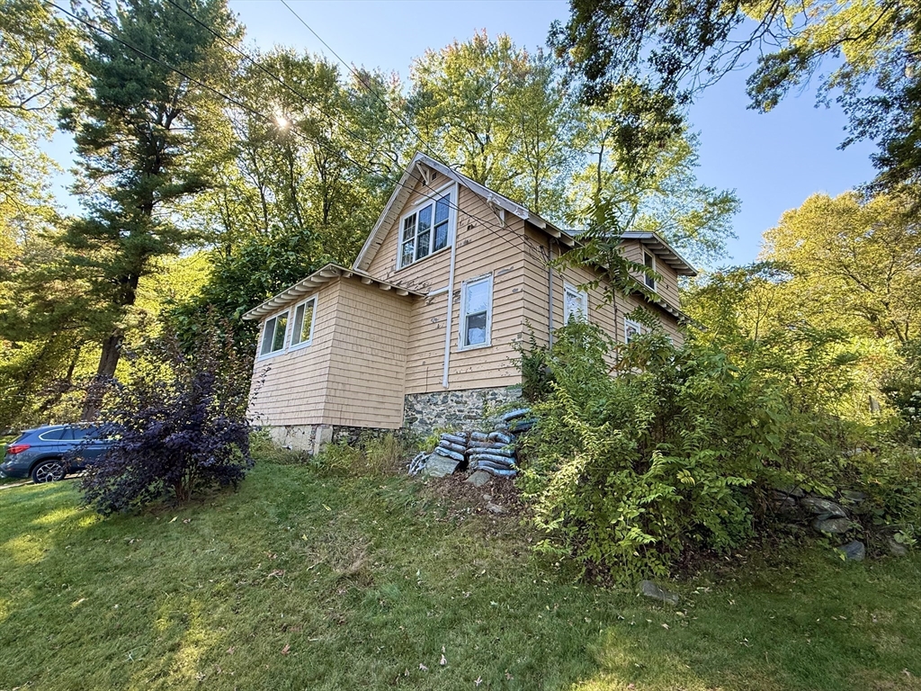 11 Margin St