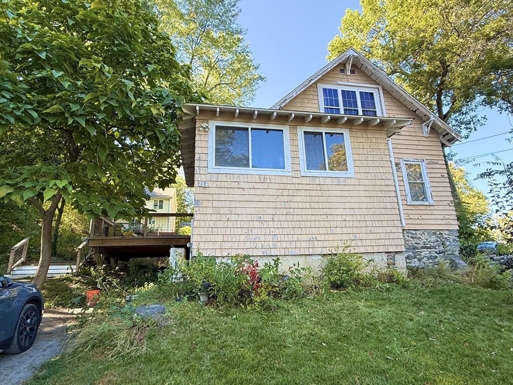 11 Margin St