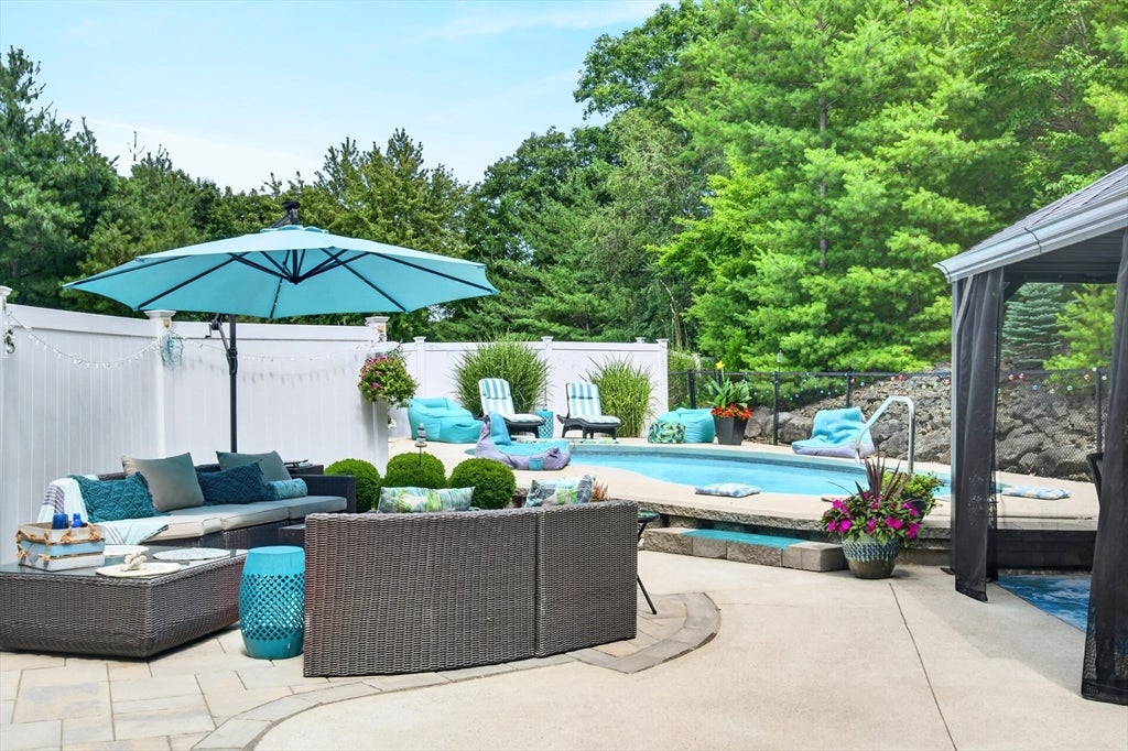 4 Waldingfield Lane, Peabody, MA, 4 Waldingfield Lane, Peabody, MA Photo #5
