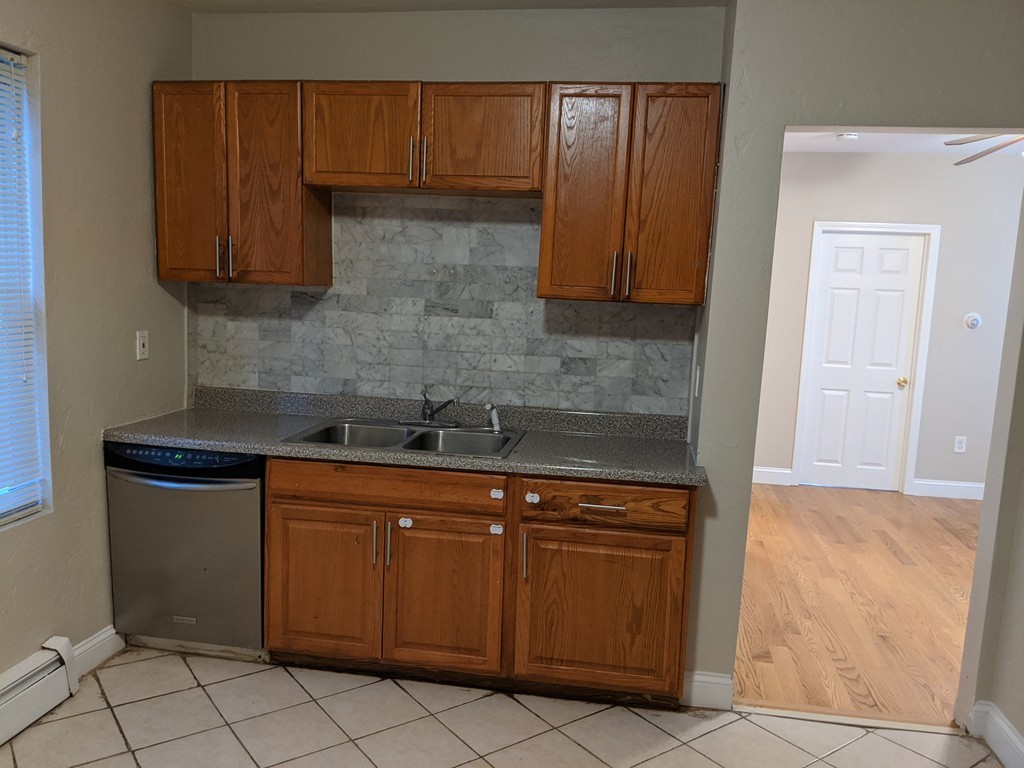 107 Library Street 1