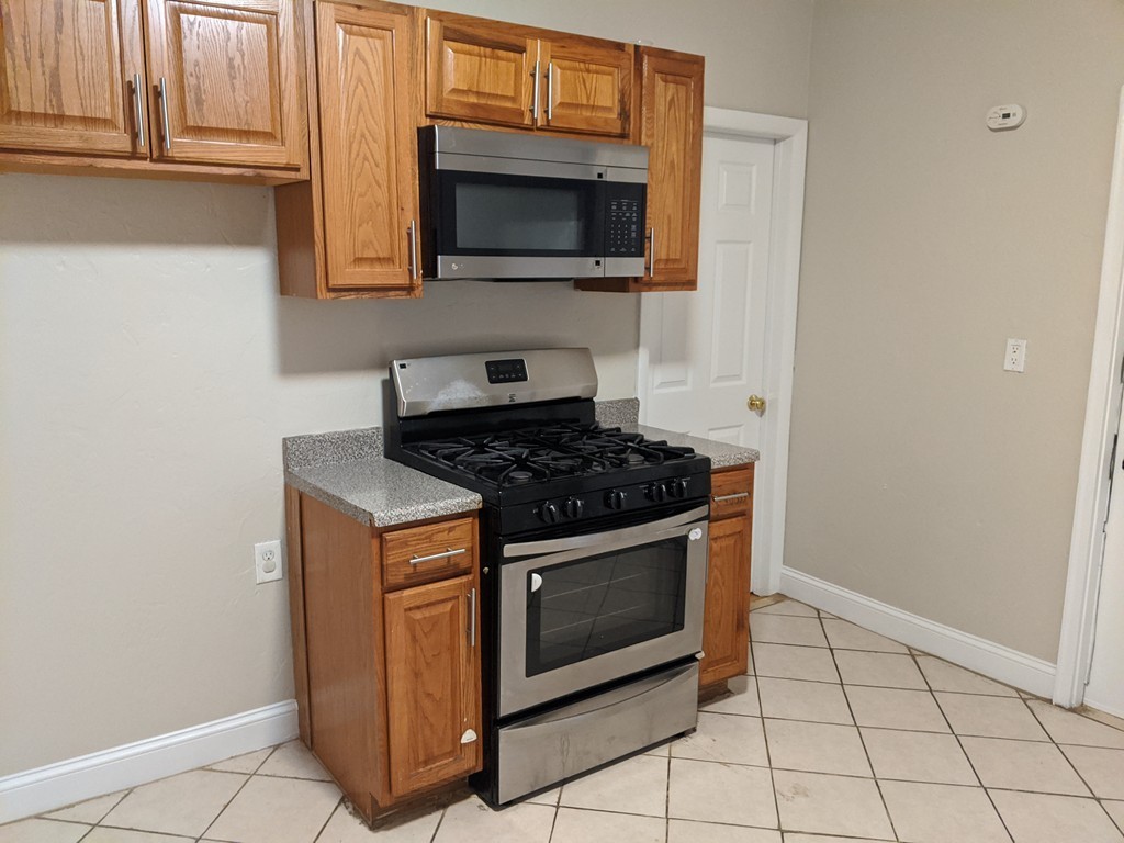 107 Library Street 1