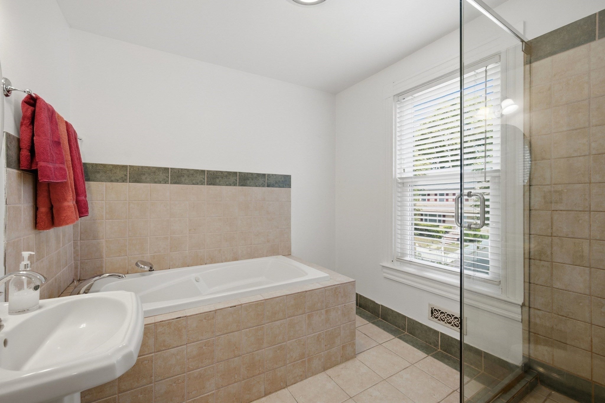 36 Walton St, Boston, MA, 36 Walton St, Boston, MA Photo #15