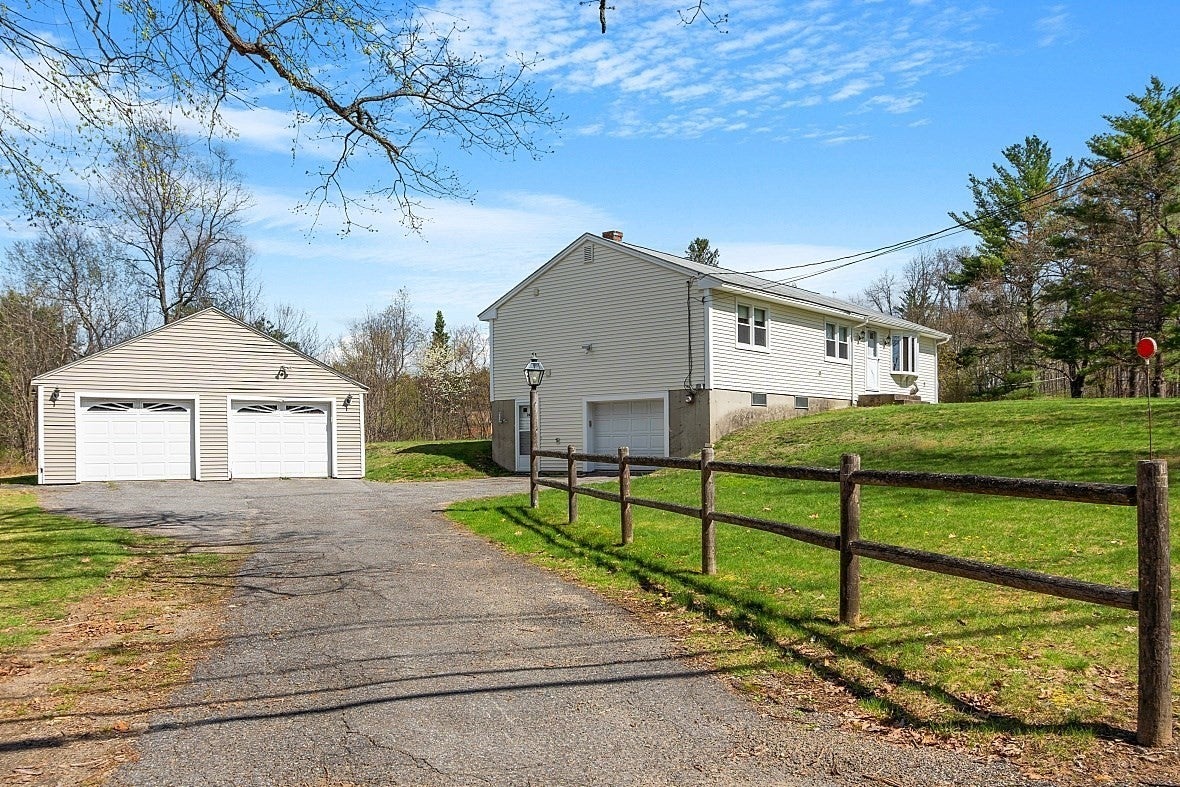 241 Princeton Rd, Sterling, MA, 241 Princeton Rd, Sterling, MA Photo #3