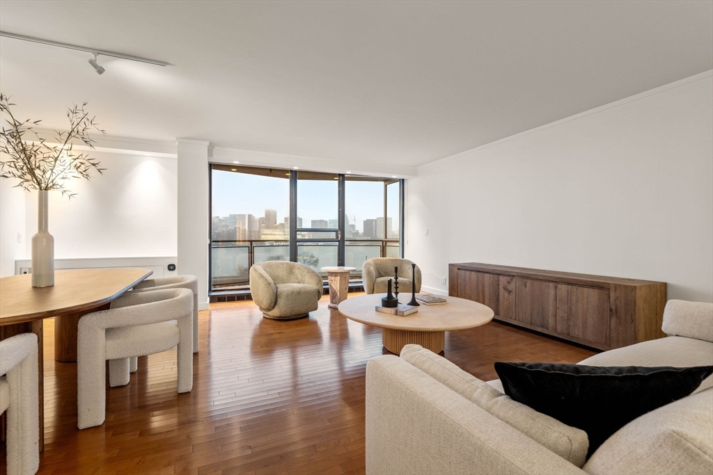330 Beacon Street 76