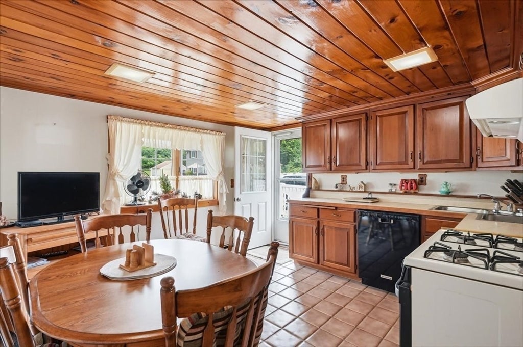 16 Park St, Marshfield, MA, 16 Park St, Marshfield, MA Photo #6