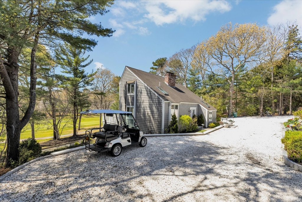 133 Walton Heath Way, Mashpee, MA Photo #4