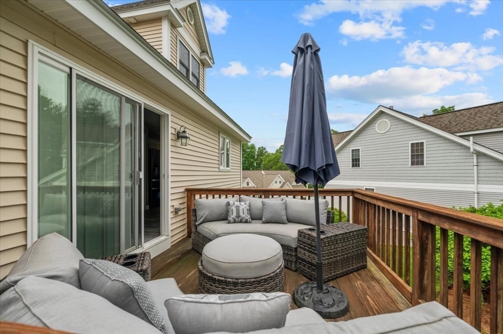 70 Carrington Ln 70