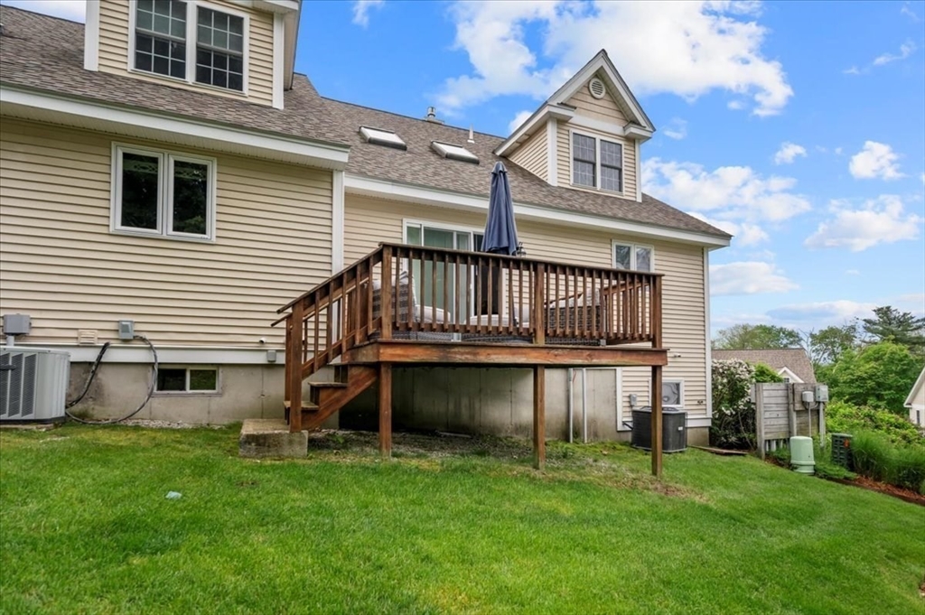 70 Carrington Ln 70