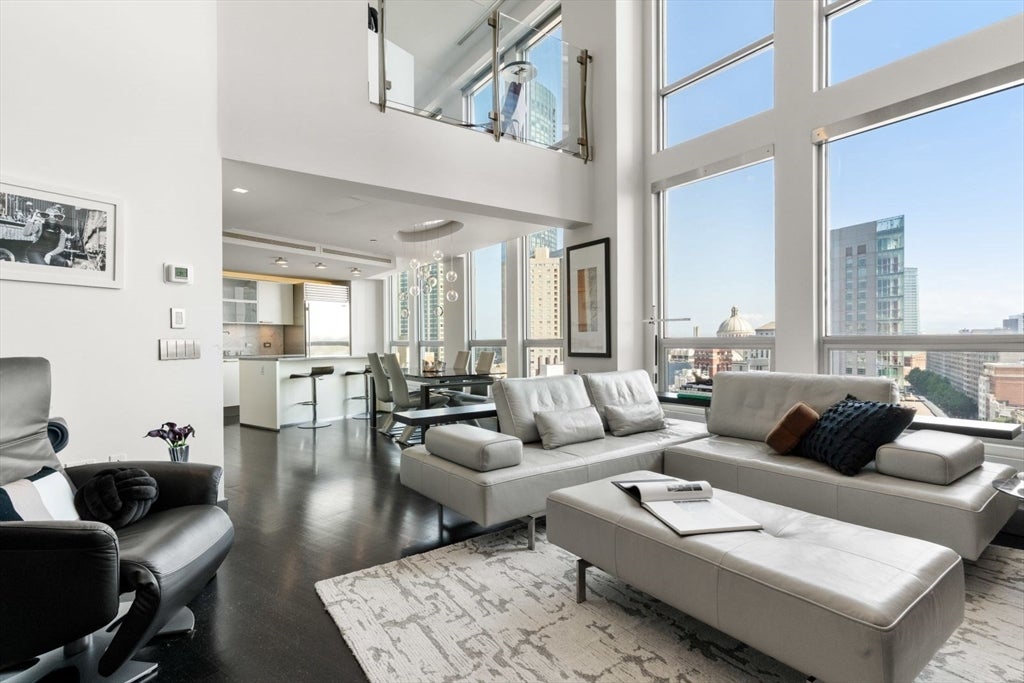 Photo of 360 Newbury Street, Boston, MA
