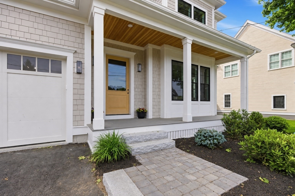 17 Whiting Way