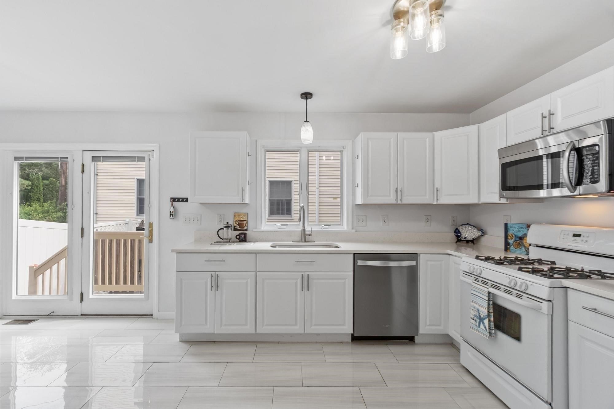 18 Rosegate Rd, Needham MA 02494