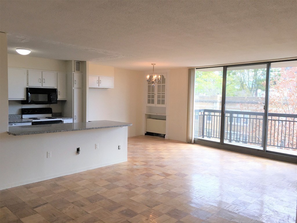 60 Longwood Ave 408