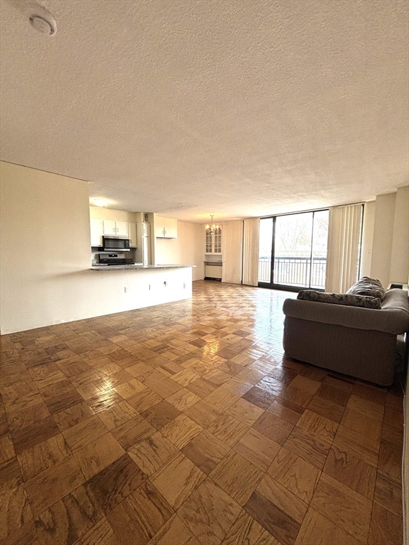 60 Longwood Ave 408