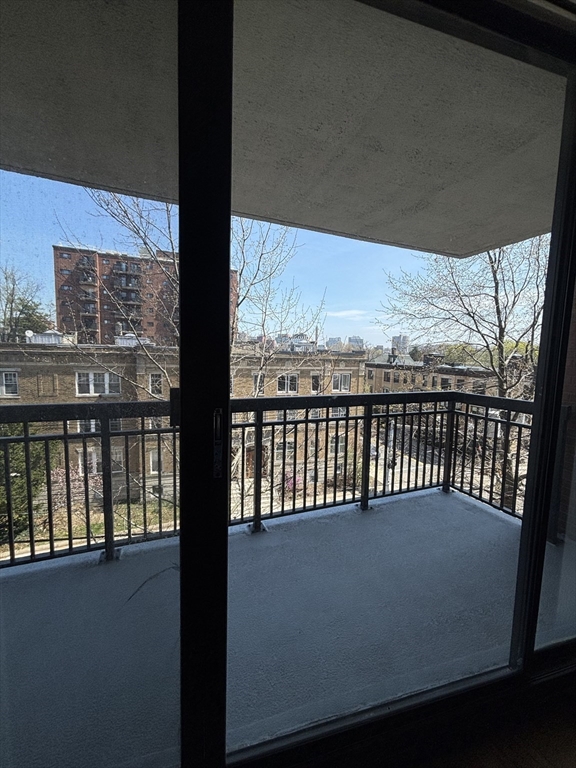 60 Longwood Ave 408