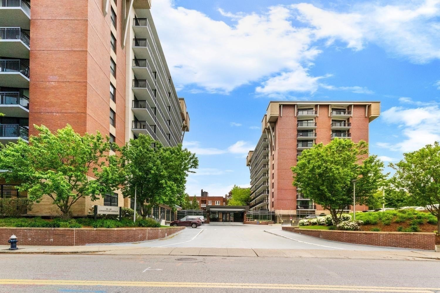 60 Longwood Ave 408, Brookline MA 02446