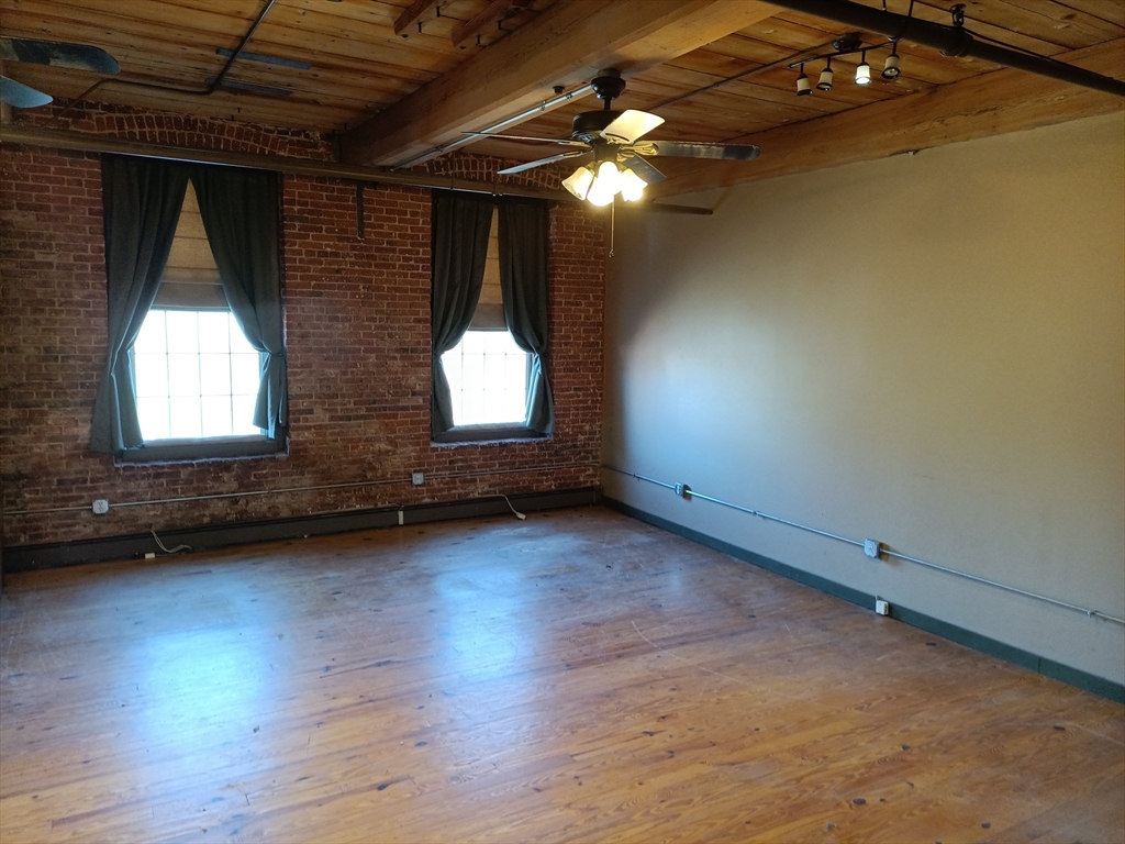 559 Main Street - Rt. 20 unit 303