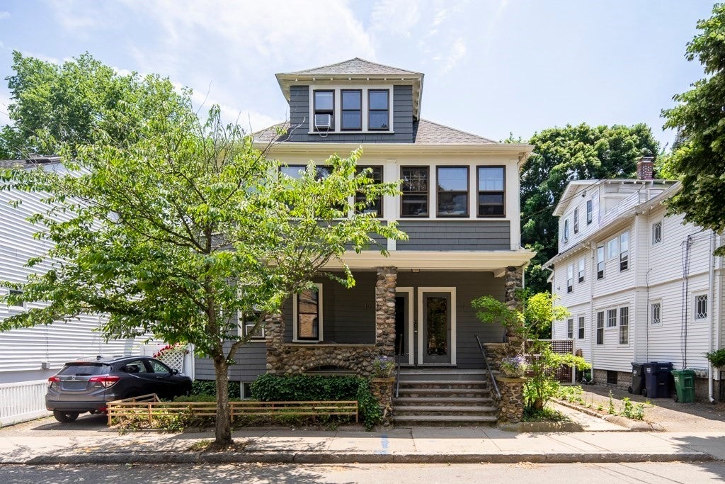 Photo of 10-12 Notre Dame Avenue, Cambridge, MA