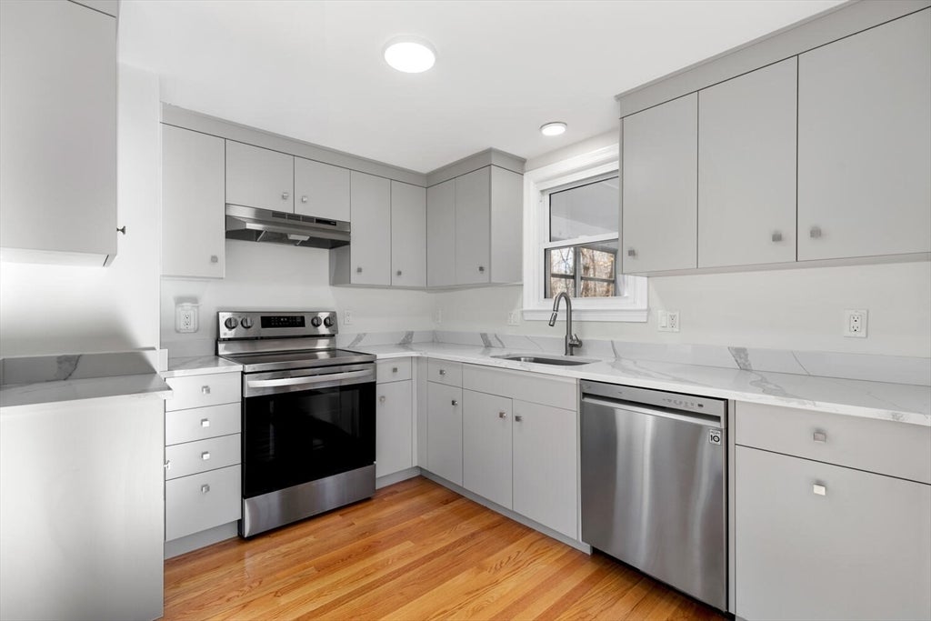 12 Hickory Ln #12, Burlington, MA, 12 Hickory Ln #12, Burlington, MA Photo #12