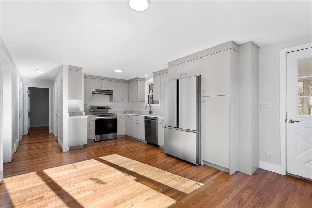 12 Hickory Ln #12, Burlington, MA, 12 Hickory Ln #12, Burlington, MA Photo #10
