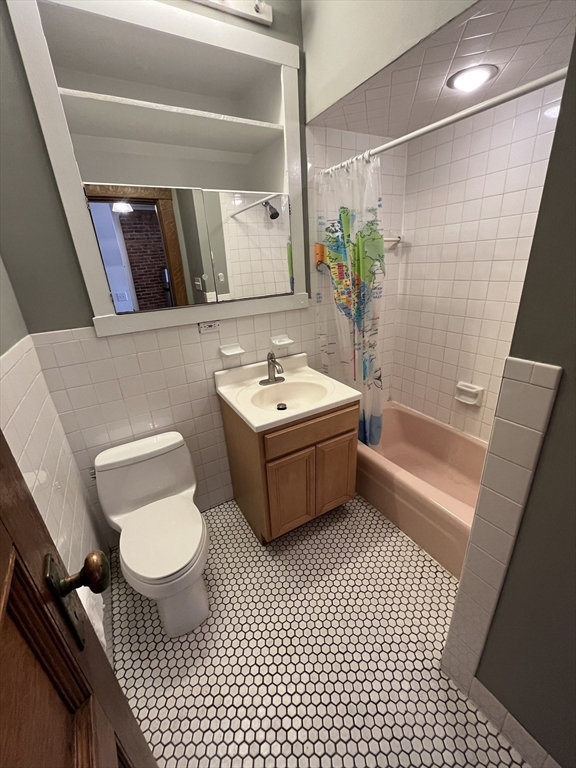 Cambridge, Massachusetts 02138, United States, 1 Bedroom Bedrooms, ,1 BathroomBathrooms,Residential,Active,159443