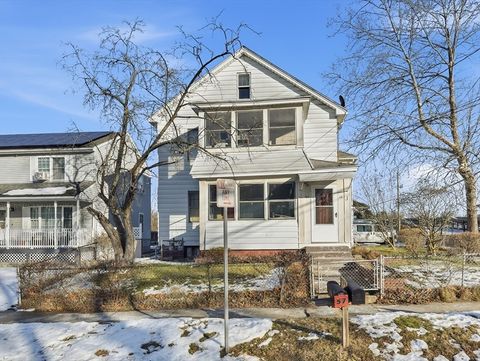 Photo of 57-59 Martha St, Springfield, MA 01151 (MLS # 73477364)