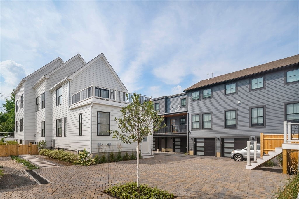 60 Franklin St 2