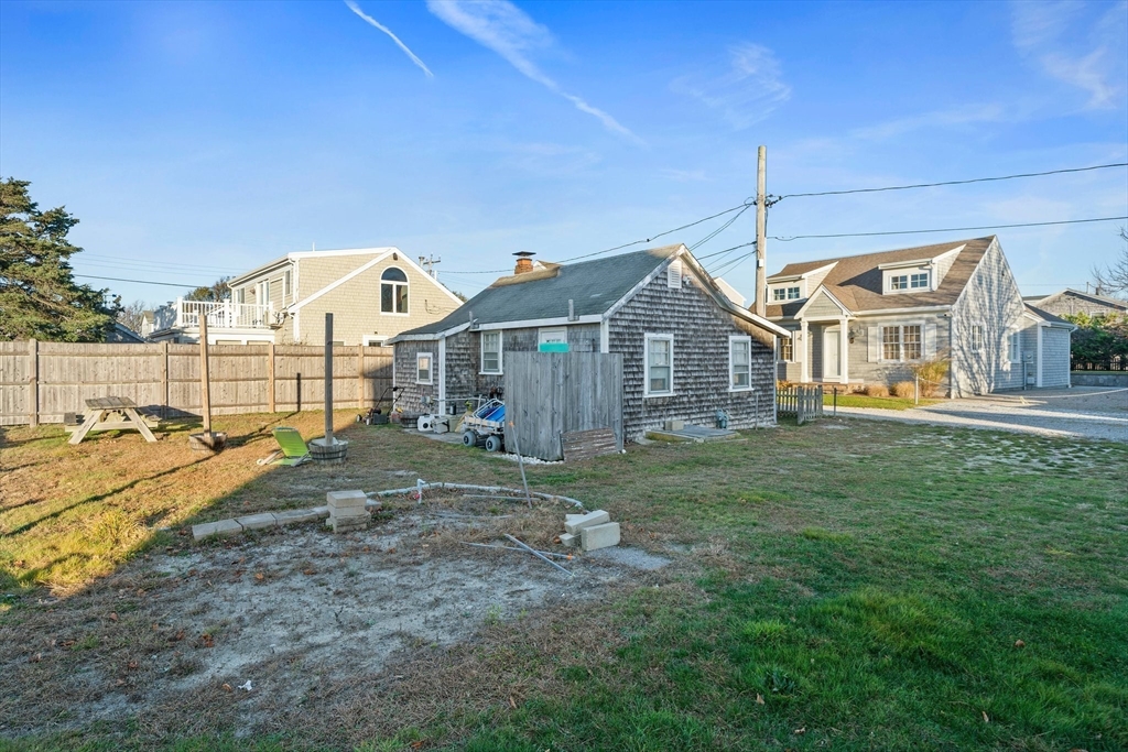 4 Spadoni Rd