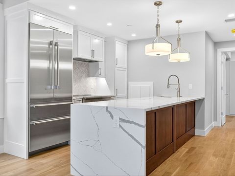 551 E 7th St 1 Boston MA 02127