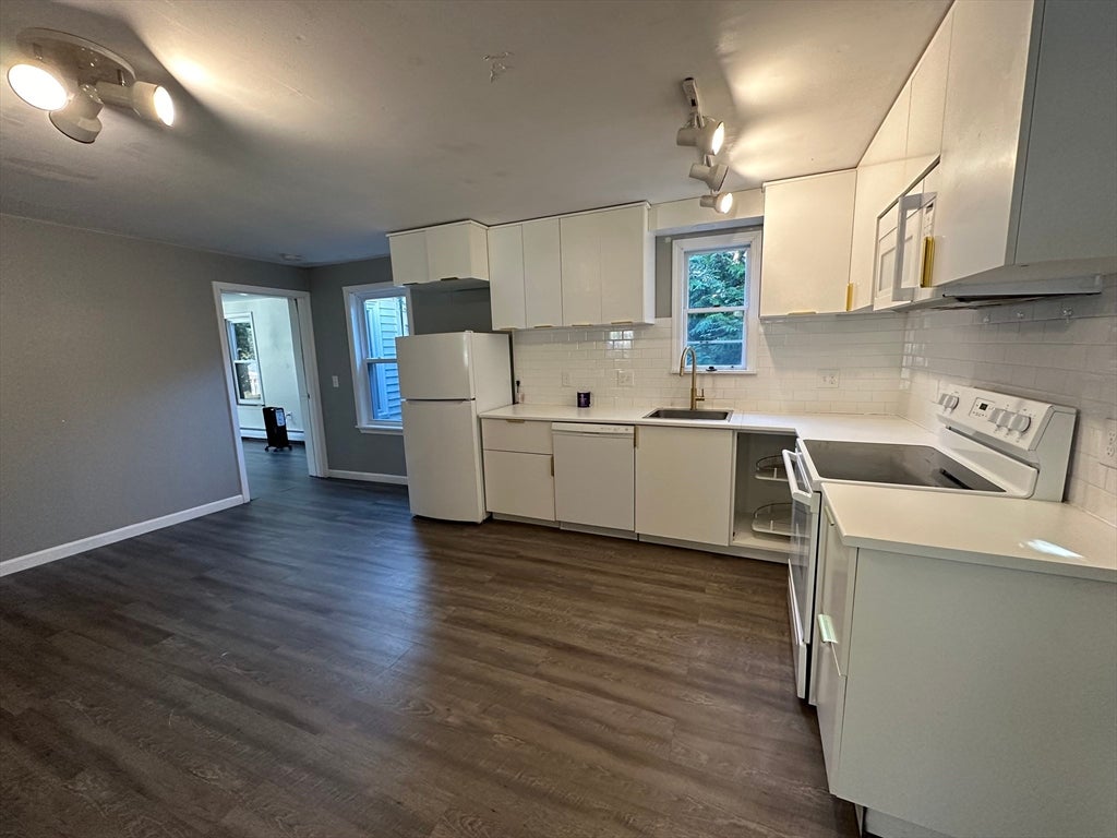 8 Pike St, Hopkinton, MA, 8 Pike St, Hopkinton, MA Photo #4