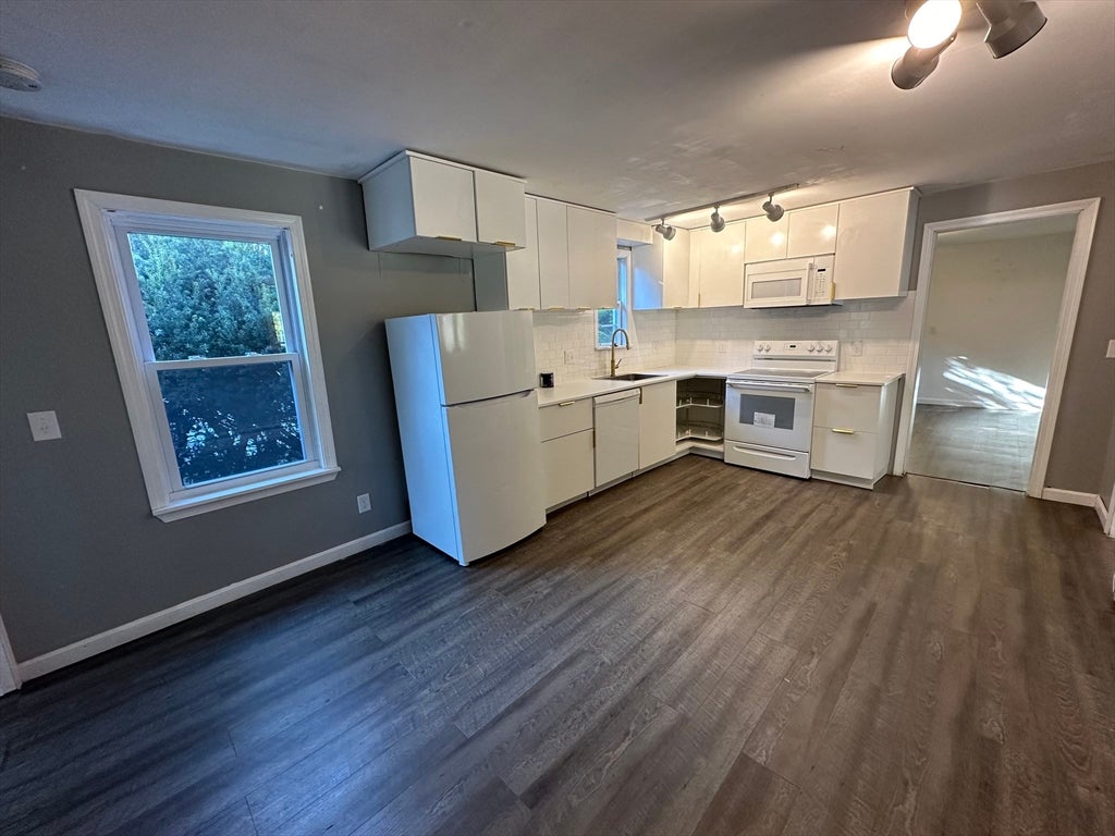 8 Pike St, Hopkinton, MA, 8 Pike St, Hopkinton, MA Photo #6