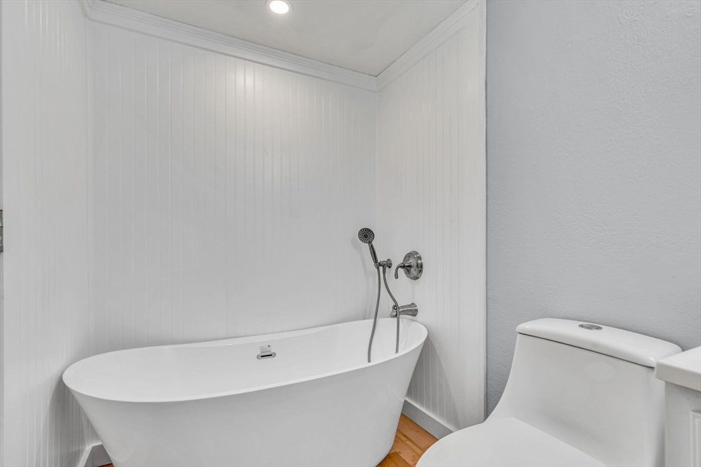 Medway, Massachusetts 02053, United States, 2 Bedrooms Bedrooms, ,2 BathroomsBathrooms,Residential,Pending,158259