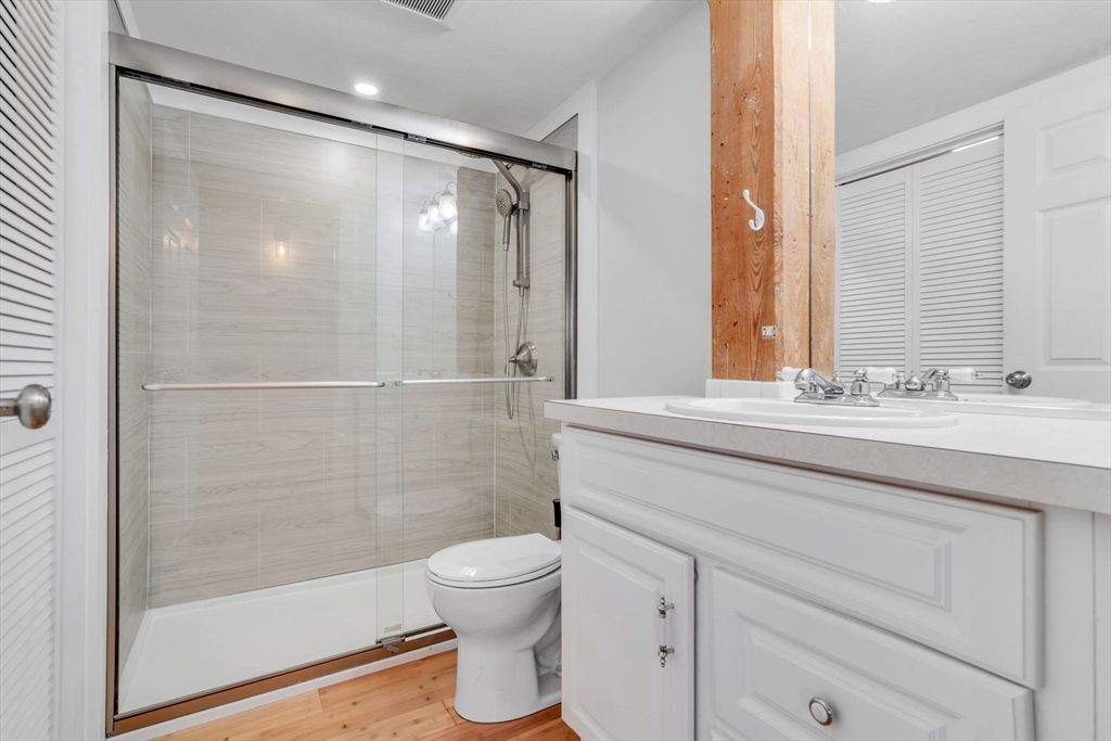 Medway, Massachusetts 02053, United States, 2 Bedrooms Bedrooms, ,2 BathroomsBathrooms,Residential,Pending,158259