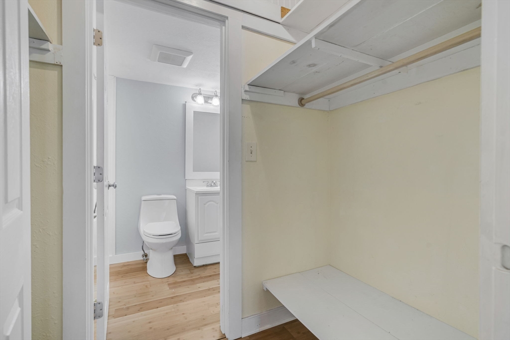 Medway, Massachusetts 02053, United States, 2 Bedrooms Bedrooms, ,2 BathroomsBathrooms,Residential,Pending,158259