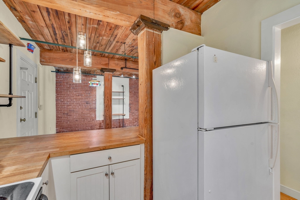 Medway, Massachusetts 02053, United States, 2 Bedrooms Bedrooms, ,2 BathroomsBathrooms,Residential,Pending,158259