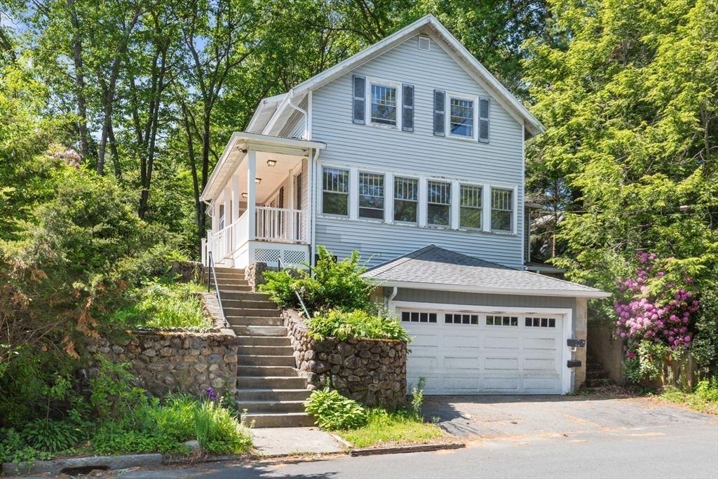 18 Anchor Rd