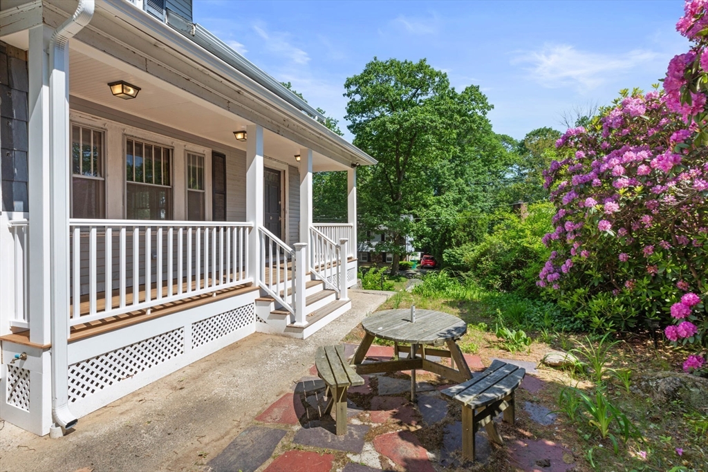 18 Anchor Rd