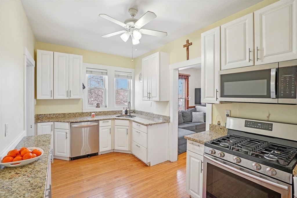 123 White St 123