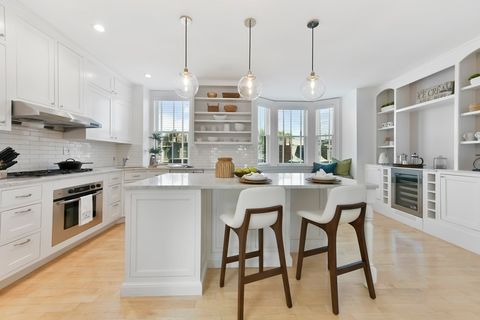 128 Pembroke St 2-3 Boston MA 02118