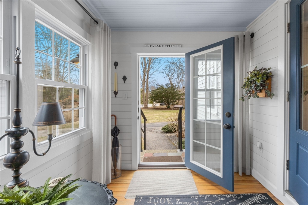 182 Woods Hole Rd