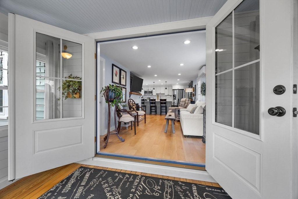 182 Woods Hole Rd