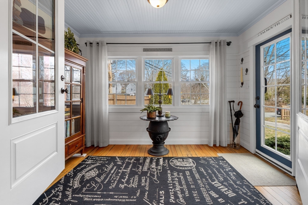 182 Woods Hole Rd